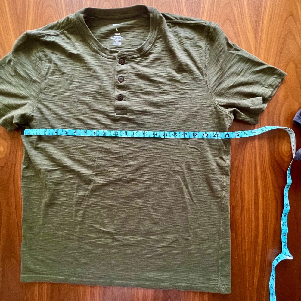 Like new. Set of 2 Sonoma Heathered Olive green & Grey 3 Button Henley- Men's L - Picture 5 of 11